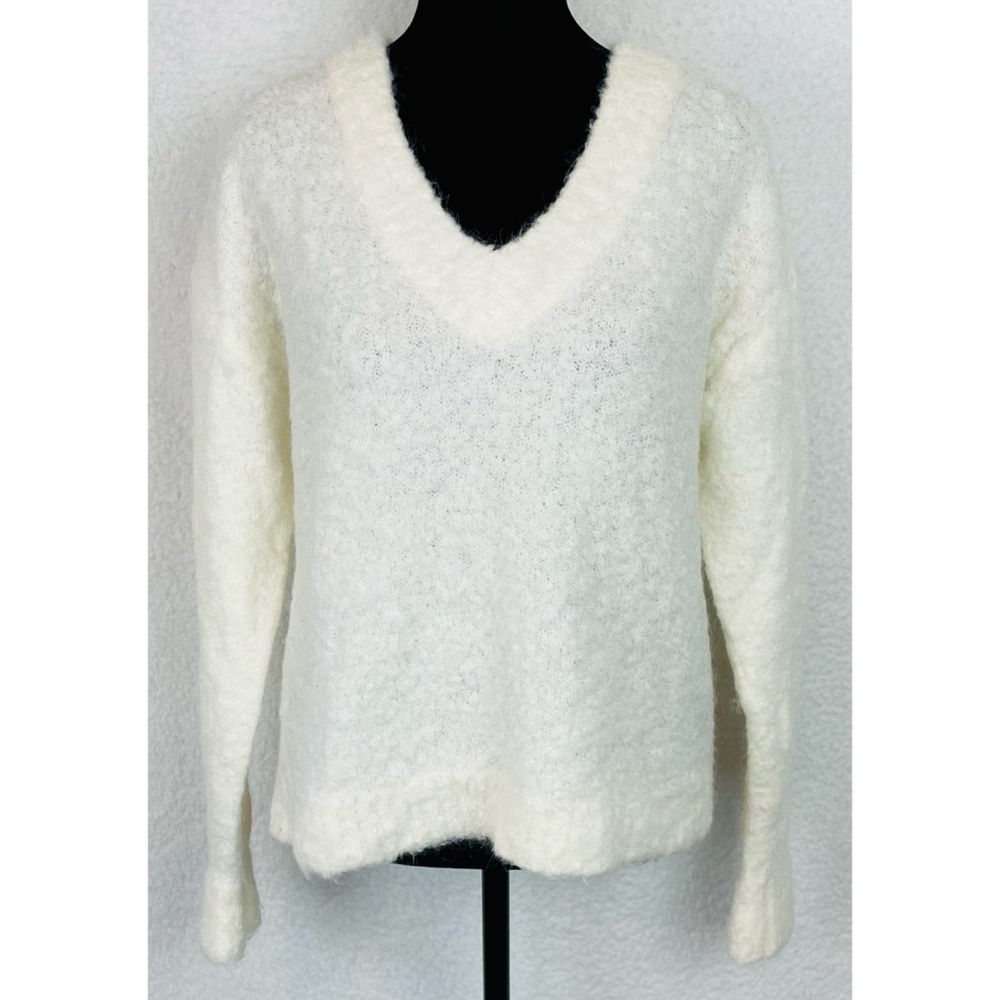 WILFRED • Aritzia Off-White/Cream Marseille Alpaca V-Neck Pullover Sweater, S - Picture 2 of 16